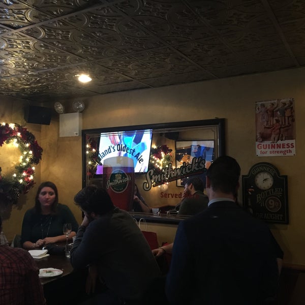 Foto scattata a Slattery&#39;s Midtown Pub da Brian B. il 12/24/2015