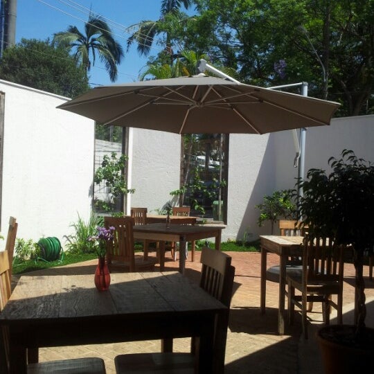 รูปภาพถ่ายที่ Otávio Machado Café e Restaurante โดย Eder L. เมื่อ 11/23/2012