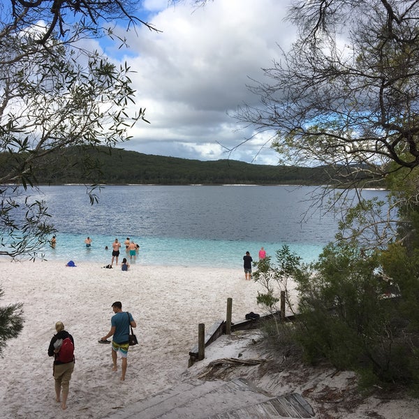 Озеро Маккензи Lake MCKENZIE