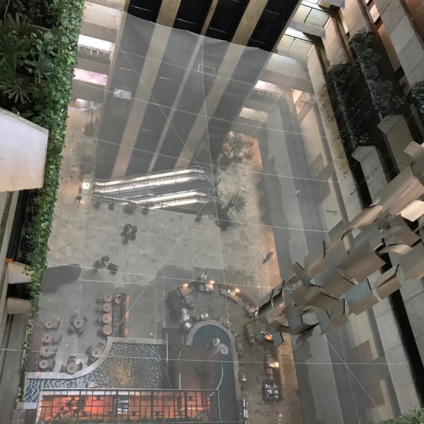 รูปภาพถ่ายที่ Maksoud Plaza Hotel โดย Ivandira G. เมื่อ 7/8/2019