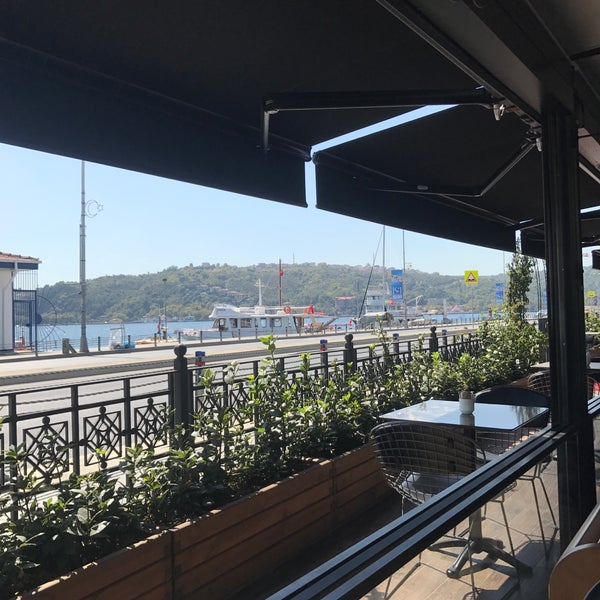 รูปภาพถ่ายที่ Ma-i Cafe &amp; Restaurant โดย Mücahit T. เมื่อ 9/13/2017