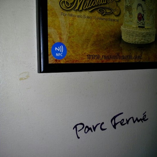 รูปภาพถ่ายที่ Parc Fermé โดย Eduardo เมื่อ 11/8/2012