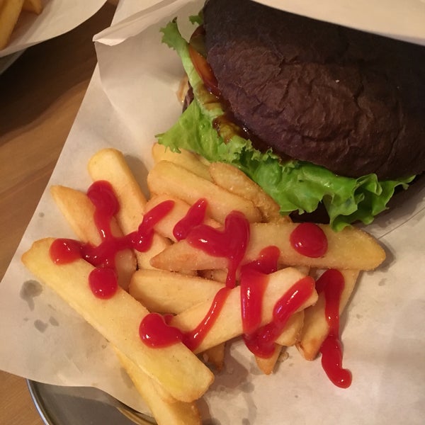 бургерная между булочек. булка меню. кафе булка углич. подписные булочки меню. между булок меню.