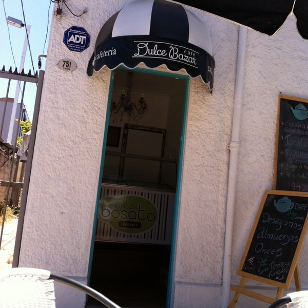 12/9/2013 tarihinde Rodolfo G.ziyaretçi tarafından Café Dulce Bazar'de çekilen fotoğraf