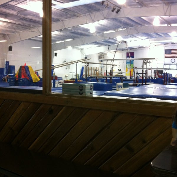 รูปภาพถ่ายที่ International Gymnastics Camp โดย Phil B. เมื่อ 1/5/2013