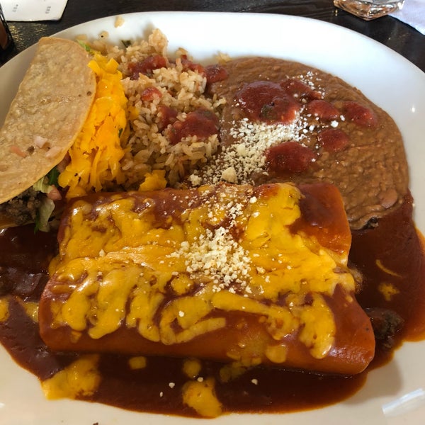 Foto diambil di Mexicali Grill oleh Andrew P. pada 7/9/2018