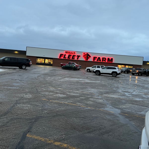 Fleet Farm Green Bay'da Büyük Mağaza