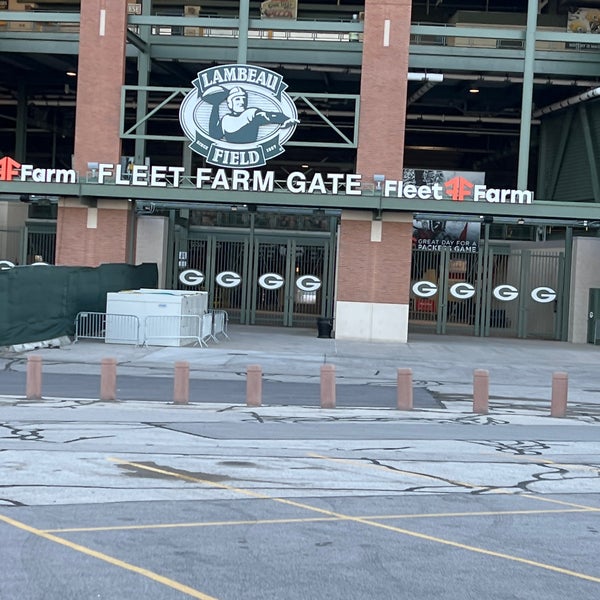 Mills Fleet Farm Gate Lambeau Field 0 tips