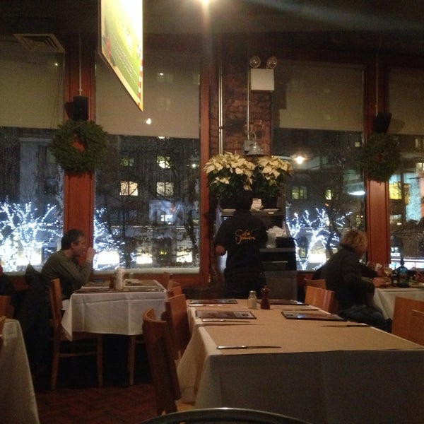 12/14/2013にTrudy G.がFairway Cafeで撮った写真