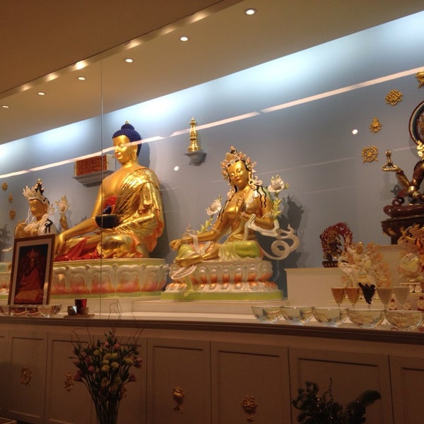 1/1/2014 tarihinde Trudy G.ziyaretçi tarafından Kadampa Meditation Center New York City'de çekilen fotoğraf