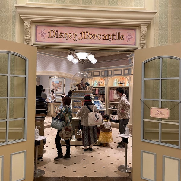 Photos At ディズニー マーカンタイル Disney Mercantile 1 Tip From 177 Visitors