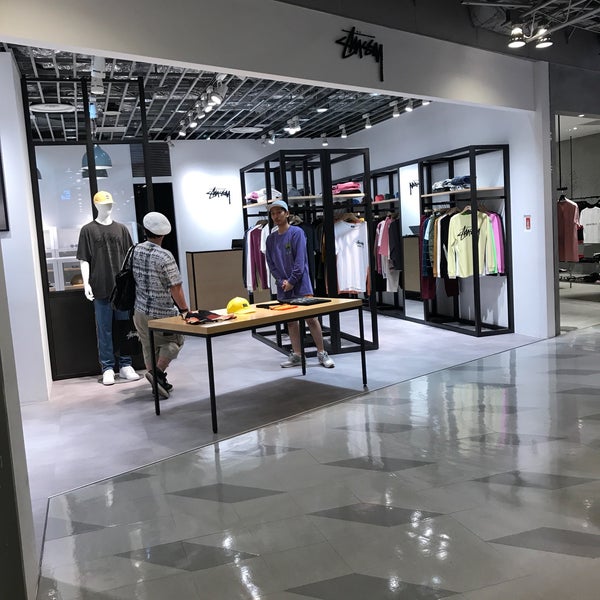 Photos At Stussy Osaka Umeda 梅田 大阪市 大阪府