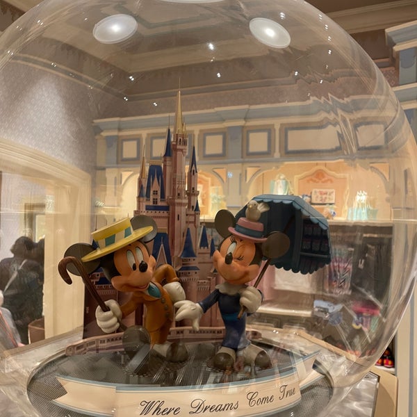 Photos At ディズニー マーカンタイル Disney Mercantile 1 Tip From 177 Visitors