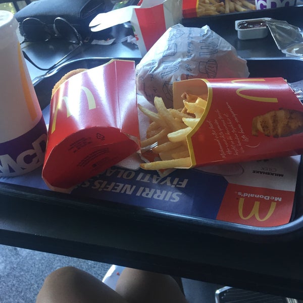 Foto tirada no(a) McDonald&#39;s por ... .. em 9/20/2018