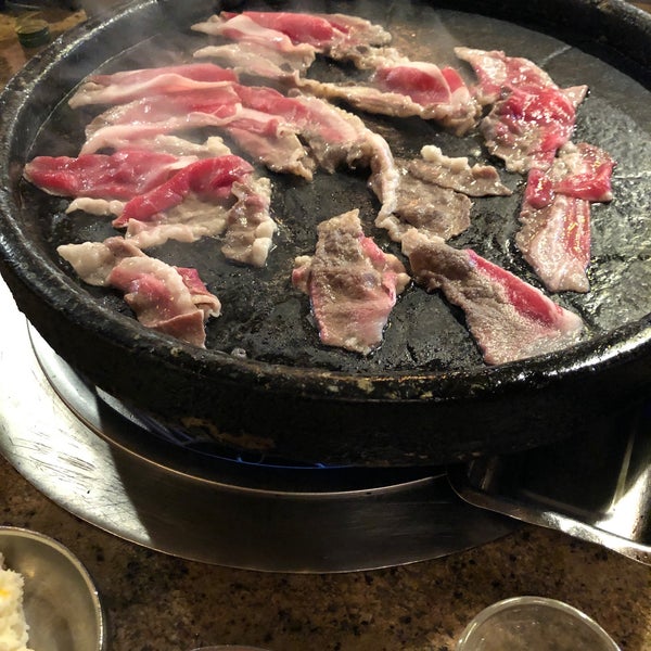 Снимок сделан в Hae Jang Chon Korean BBQ Restaurant пользователем Shiyin L. 12/30/2019
