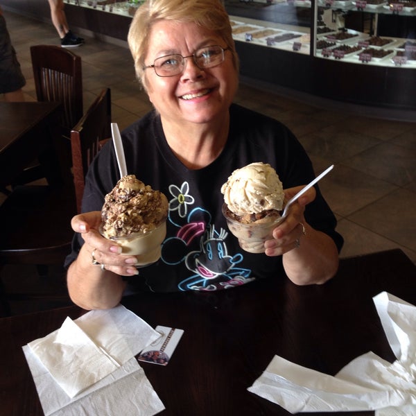 Photos at Russell Stover Candies Outlet Store 950 Industrial Dr