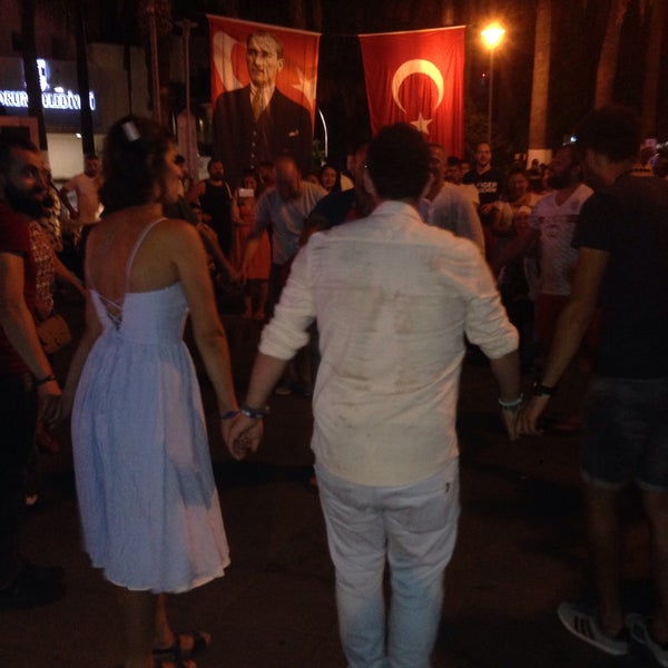 รูปภาพถ่ายที่ Shader One โดย Yürekli เมื่อ 9/18/2016
