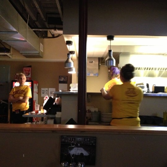 11/18/2012にChristine W.がCampus Pizzaで撮った写真