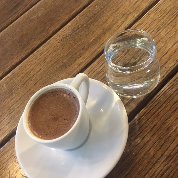 Снимок сделан в Meşale Cafe &amp; Restaurant пользователем Ş@m!| 3/21/2019