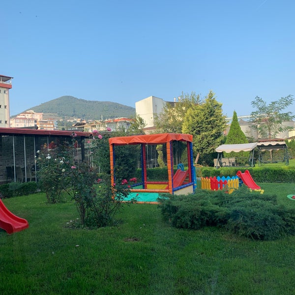 Foto diambil di Yeşiloğlu Restaurant oleh Elif A. pada 10/30/2019