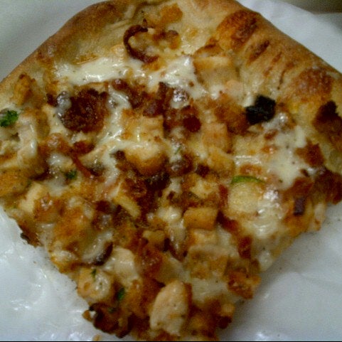 Снимок сделан в Previti Pizza пользователем Jennifer L. 11/21/2012