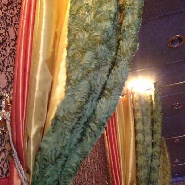 12/18/2012에 Biggie T.님이 Firozian Indian Tea House에서 찍은 사진