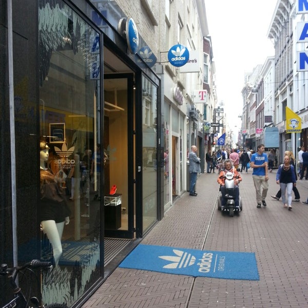Specialist tussen kanaal adidas Originals Store Den Haag (Now Closed) - Den Haag, Zuid-Holland