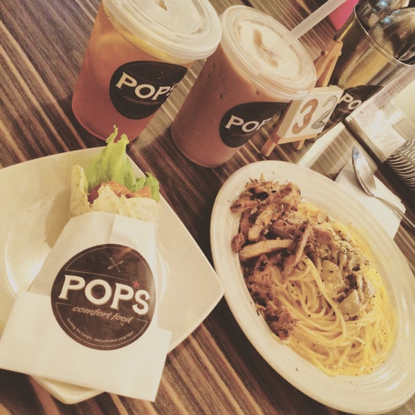 Photo taken at PoP&#39;s Eatery by fika h. on 9/9/2015