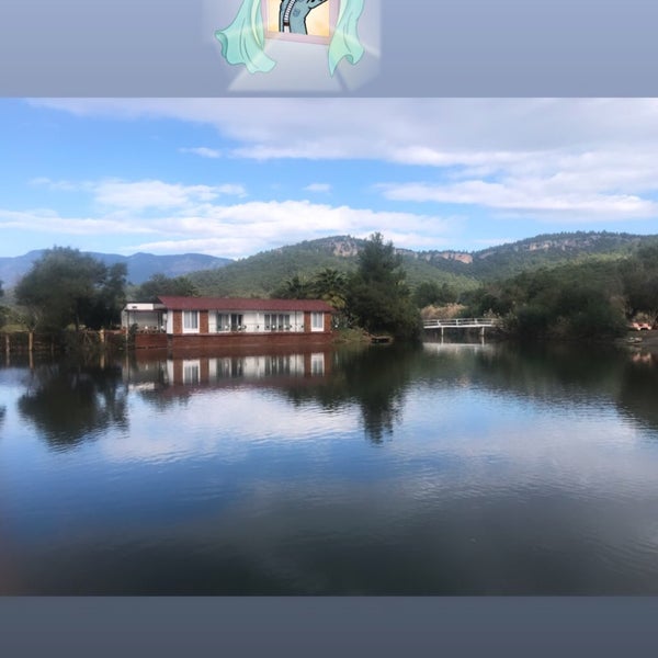 รูปภาพถ่ายที่ Saklı Göl Restaurant &amp; Nature Club โดย seyhan e. เมื่อ 12/8/2019