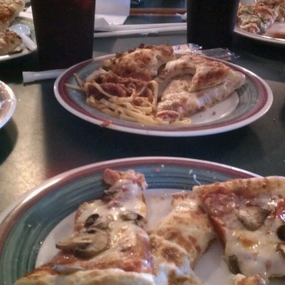 Foto tirada no(a) Port A Pizzeria por ChelseaBaybee em 10/9/2013