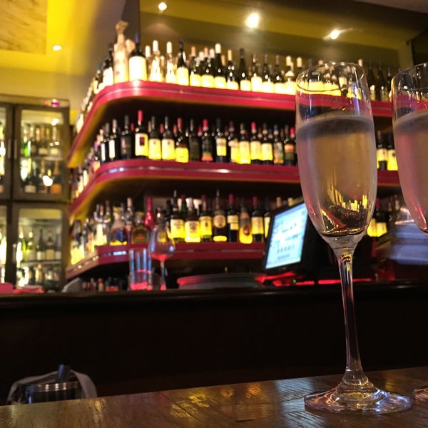 Foto diambil di DiVino Wine Bar &amp; Restaurant oleh Hadrien R. pada 1/30/2015