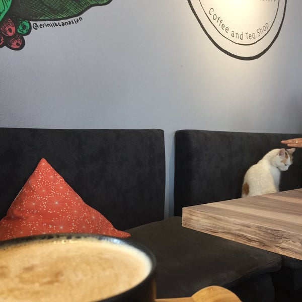 4/19/2019 tarihinde Huseyin C.ziyaretçi tarafından Pheru Coffee and Tea Shop'de çekilen fotoğraf