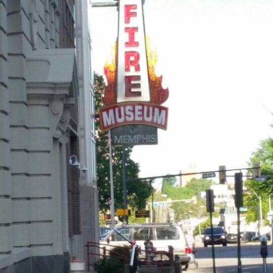 Foto diambil di Fire Museum of Memphis oleh Miguel H. R. pada 4/26/2014