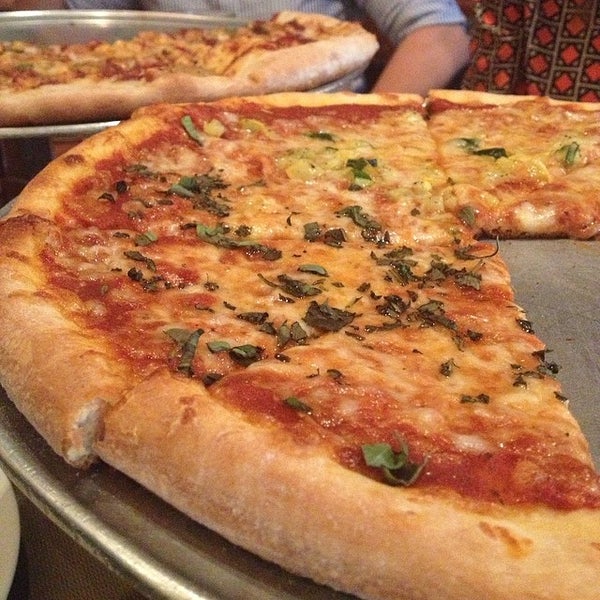 Foto tirada no(a) Onesto Pizza &amp; Trattoria por Melissa M. em 4/24/2014