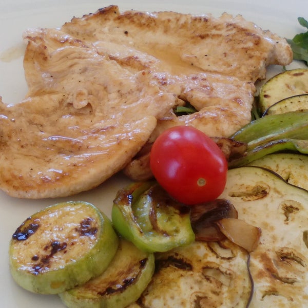 Turkey with grilled vegetables....Ćuretina sa grilovanim povrćem, sjajno jelo koje vredi probati :-)