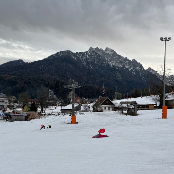 Foto tomada en SkiSchool.si Kranjska Gora  por ter el 12/26/2023