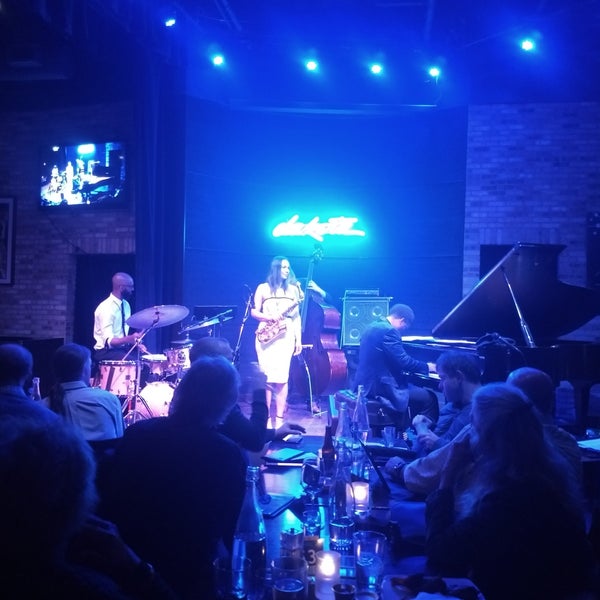 Photo taken at Dakota Jazz Club &amp; Restaurant by Ricardo Jesus Q. on 5/9/2019