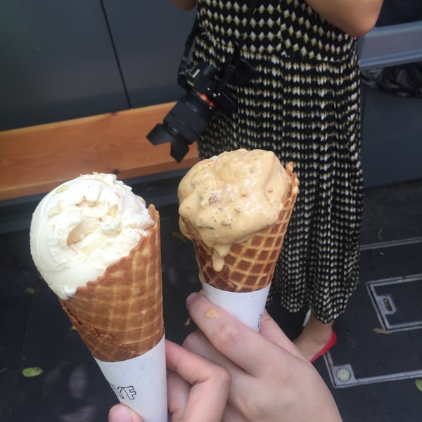 Photo taken at WIYF - Craft Ice Cream by 心台 韩. on 7/25/2016