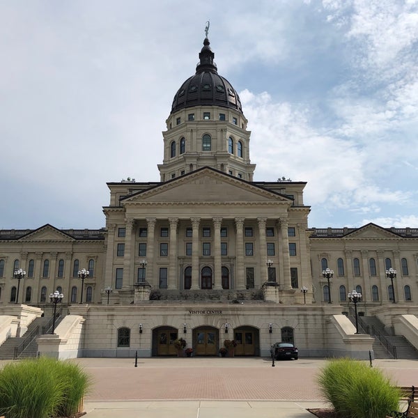 Foto diambil di Kansas State Capitol oleh Becky L. pada 7/16/2021