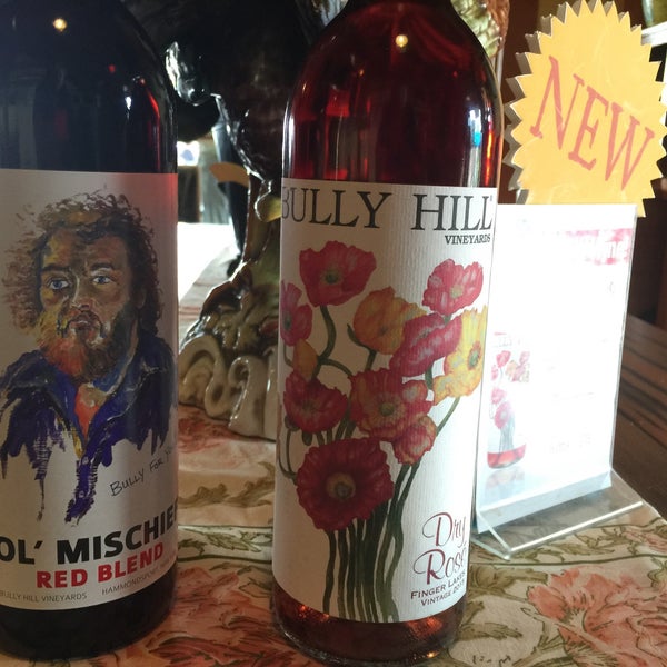 Foto tirada no(a) Bully Hill Vineyards por Tracy S. em 7/29/2016