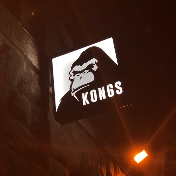 Foto tomada en Kongs of King Street  por Barnabee el 12/17/2017