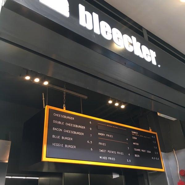 Photo taken at Bleecker Burger by Barnabee on 10/6/2017