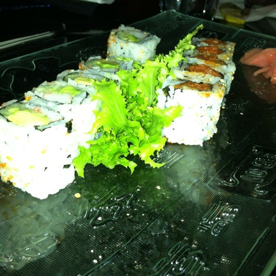 Photo taken at Shinto Japanese Steakhouse &amp; Sushi Bar by Lindsey on 10/16/2012