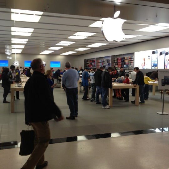 Photos at Apple Towson Town Center Towson, MD