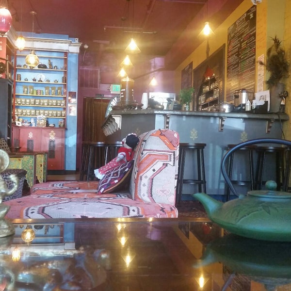 7/8/2017 tarihinde Eduardo K.ziyaretçi tarafından Calabash Teahouse &amp; Cafe'de çekilen fotoğraf
