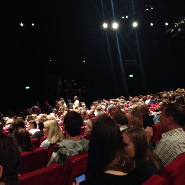 Foto tirada no(a) Stage Theater im Hafen por Christian H. em 9/9/2014