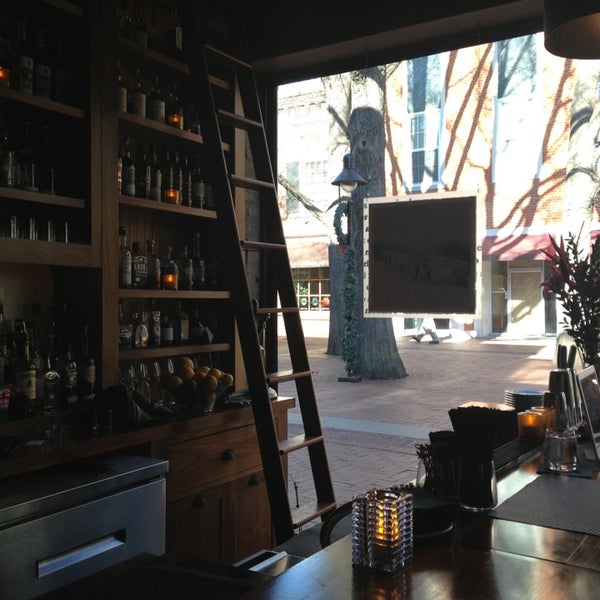 1/6/2013 tarihinde A. O.ziyaretçi tarafından Commonwealth Restaurant &amp; Skybar'de çekilen fotoğraf