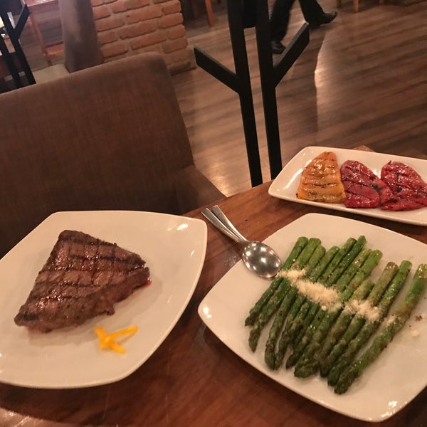 6/22/2017 tarihinde Karla L.ziyaretçi tarafından Asador La Vaca Argentina'de çekilen fotoğraf