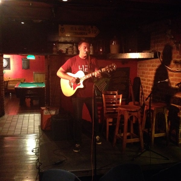 Foto tirada no(a) Paddy Reilly&#39;s Music Bar por Brian H. em 6/19/2014