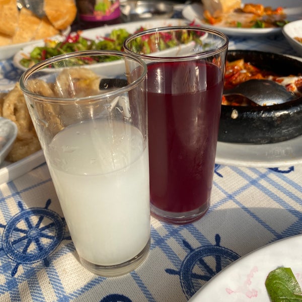 Foto diambil di Cemil Baba Balık Restaurant oleh Mustafa pada 2/14/2022